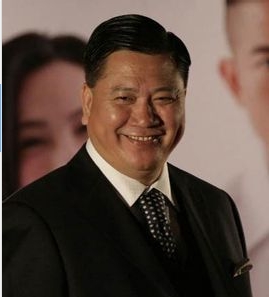 影帝萬梓良出席南昌、成都金意陶陶瓷簽售會