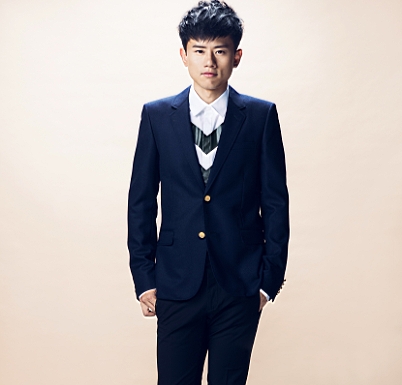 張杰、青春美少女、張陽陽出席新疆烏魯木齊圣誕演唱會